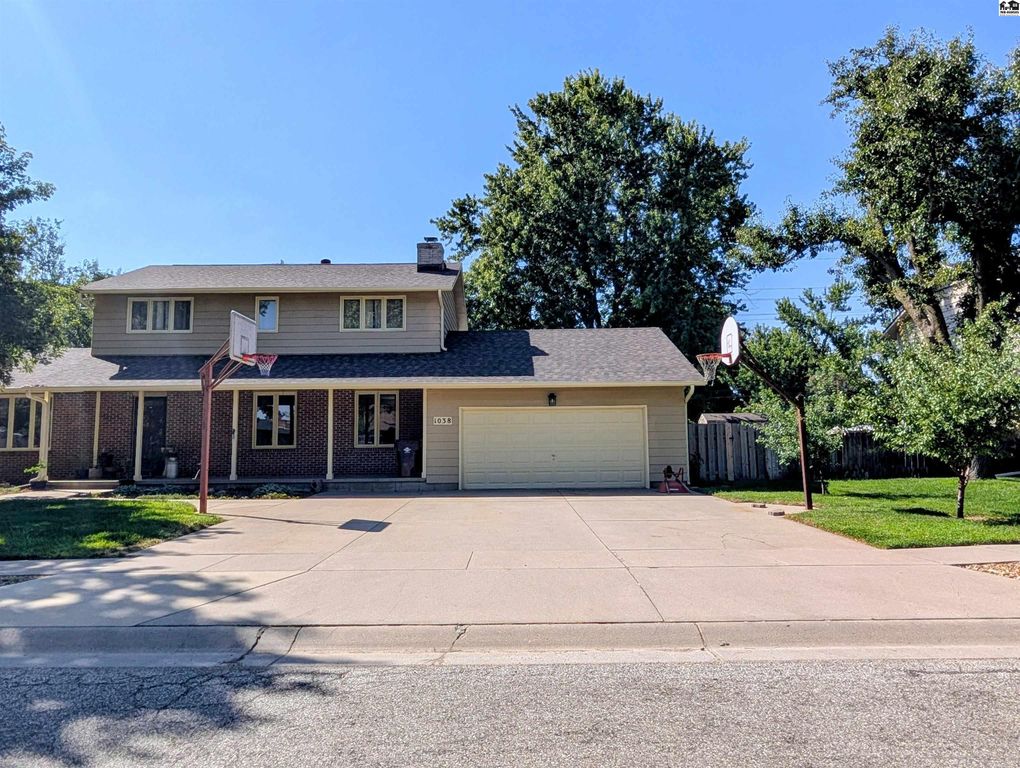 1038 Countryside Dr