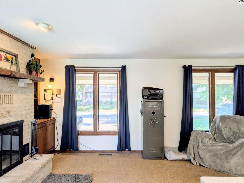 1038 Countryside Dr
