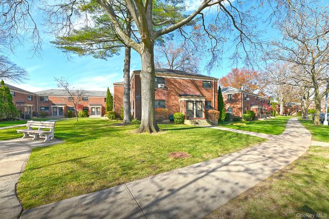 219-07 74th Avenue 447B2, Oakland Gardens, NY 11364