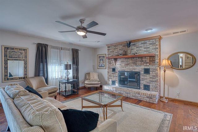 2923 W MILL Road, Evansville, IN 47720