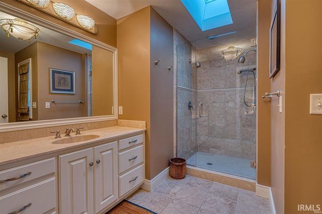 2923 W MILL Road, Evansville, IN 47720
