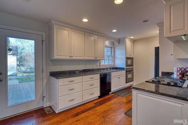 2923 W MILL Road, Evansville, IN 47720