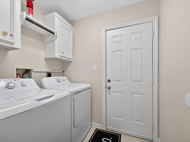 101 Snug Harbor Drive, Conroe, TX 77356