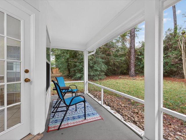 101 Snug Harbor Drive, Conroe, TX 77356