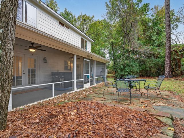 101 Snug Harbor Drive, Conroe, TX 77356