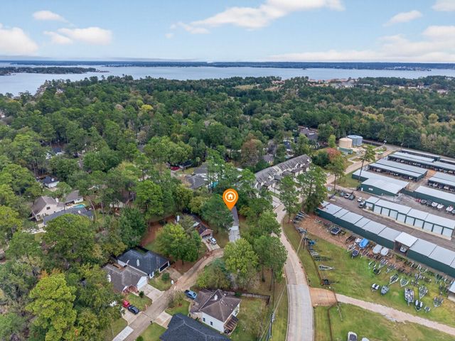 101 Snug Harbor Drive, Conroe, TX 77356