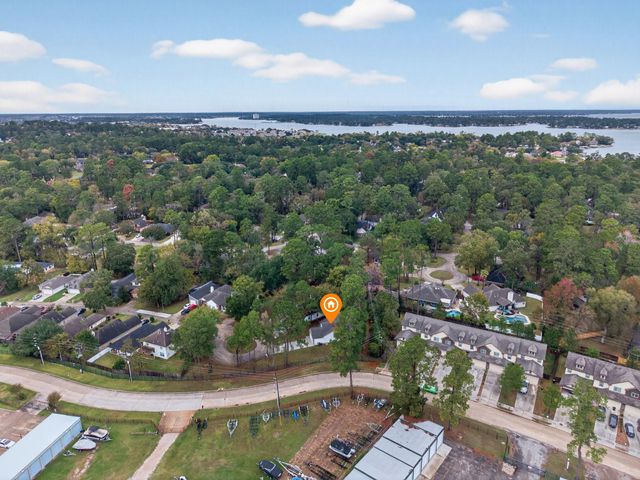 101 Snug Harbor Drive, Conroe, TX 77356