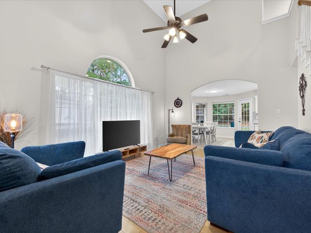 101 Snug Harbor Drive, Conroe, TX 77356