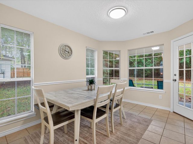 101 Snug Harbor Drive, Conroe, TX 77356