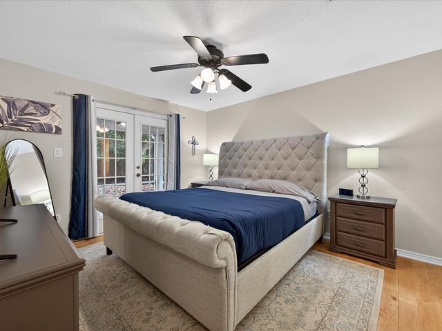 101 Snug Harbor Drive, Conroe, TX 77356