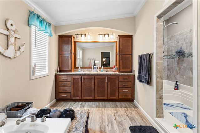 1845 Royal Road, Port Lavaca, TX 77979