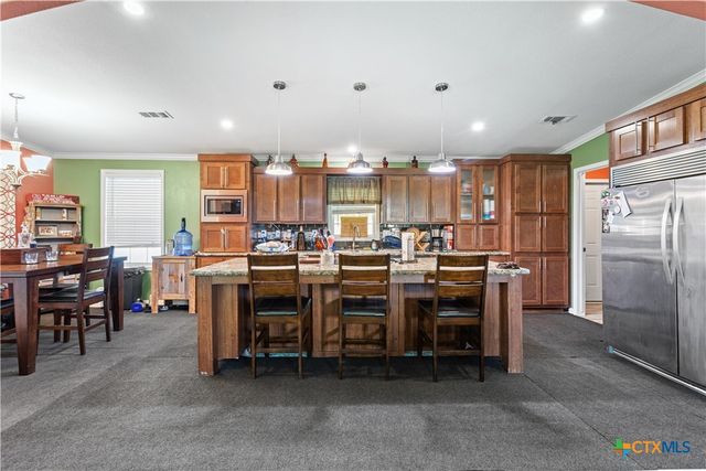 1845 Royal Road, Port Lavaca, TX 77979