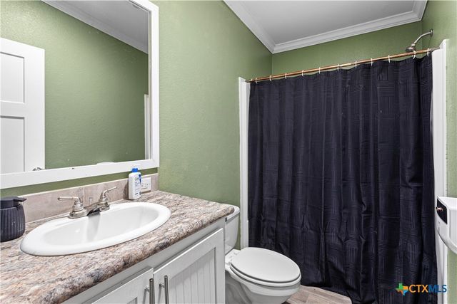 1845 Royal Road, Port Lavaca, TX 77979