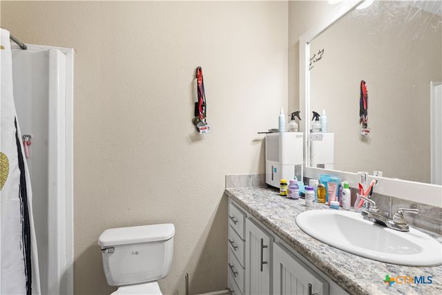 1845 Royal Road, Port Lavaca, TX 77979