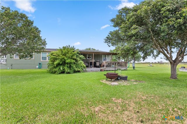 1845 Royal Road, Port Lavaca, TX 77979