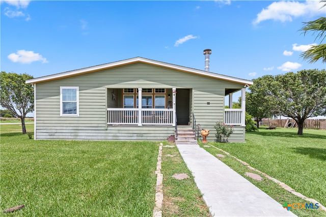 1845 Royal Road, Port Lavaca, TX 77979