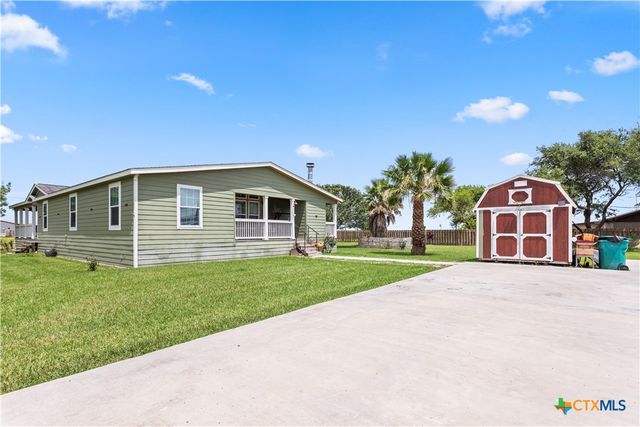 1845 Royal Road, Port Lavaca, TX 77979