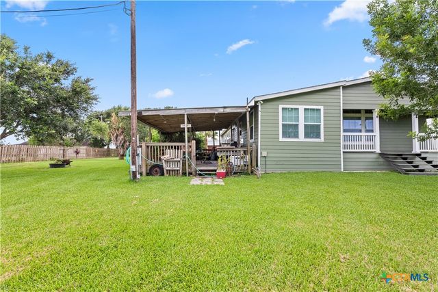 1845 Royal Road, Port Lavaca, TX 77979