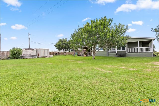 1845 Royal Road, Port Lavaca, TX 77979