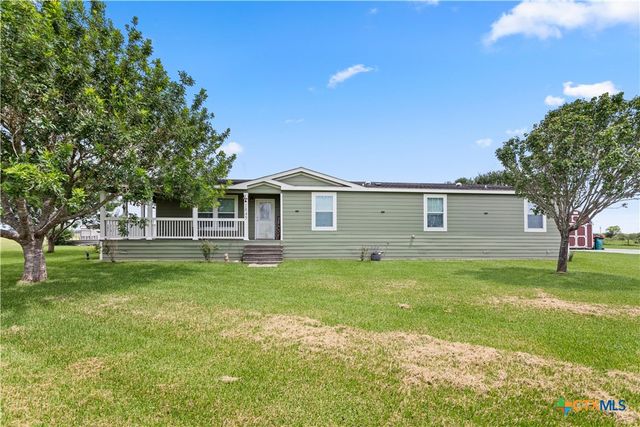 1845 Royal Road, Port Lavaca, TX 77979