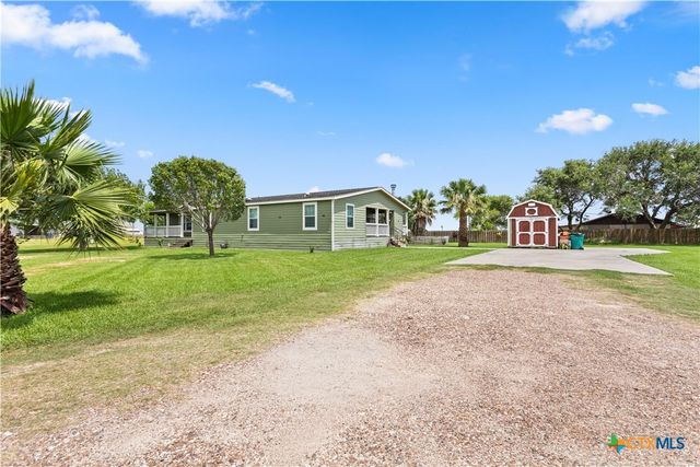 1845 Royal Road, Port Lavaca, TX 77979