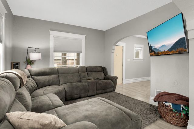 1329 Newton Avenue N, Minneapolis, MN 55411