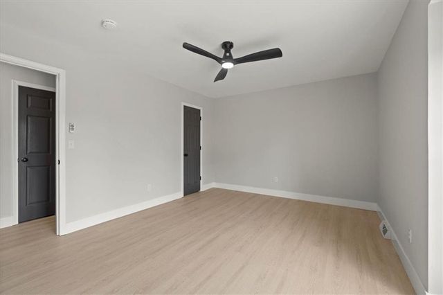 518 SE RICHARDSON Place, Lee's Summit, MO 64063