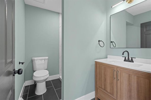 518 SE RICHARDSON Place, Lee's Summit, MO 64063