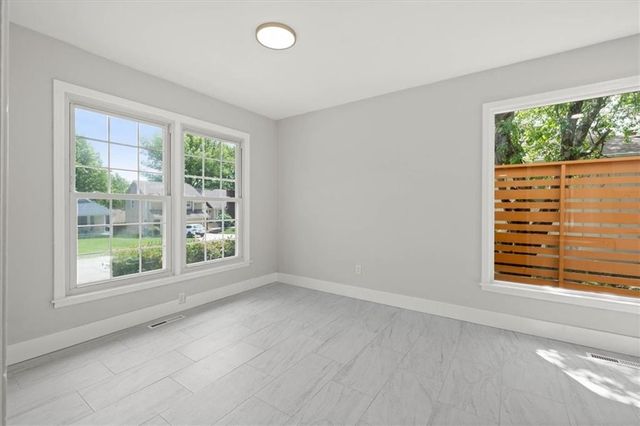 518 SE RICHARDSON Place, Lee's Summit, MO 64063