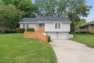 518 SE RICHARDSON Place, Lee's Summit, MO 64063