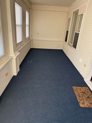 120 Conger St, Waterloo, IA 50703