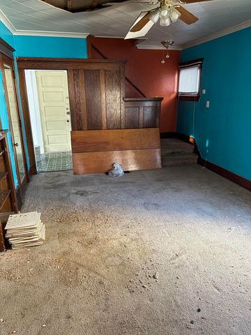 120 Conger St, Waterloo, IA 50703