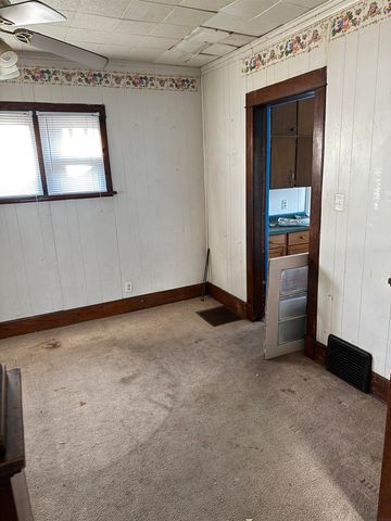 120 Conger St, Waterloo, IA 50703