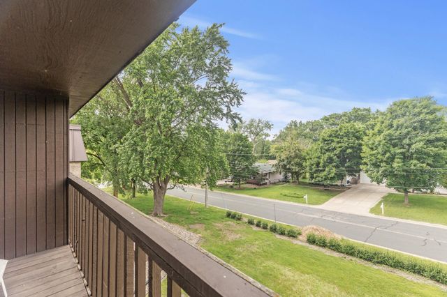 4207 Lakeside Avenue N 328, Brooklyn Center, MN 55429