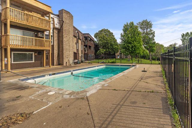 4207 Lakeside Avenue N 328, Brooklyn Center, MN 55429