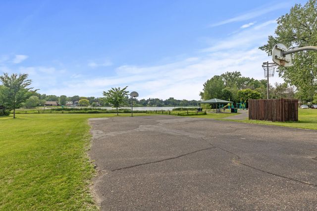 4207 Lakeside Avenue N 328, Brooklyn Center, MN 55429