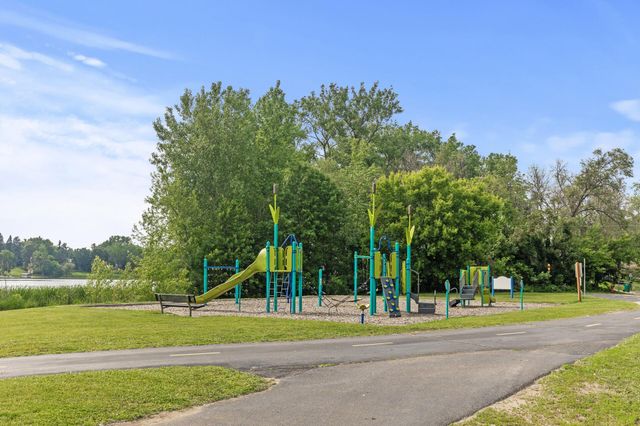 4207 Lakeside Avenue N 328, Brooklyn Center, MN 55429
