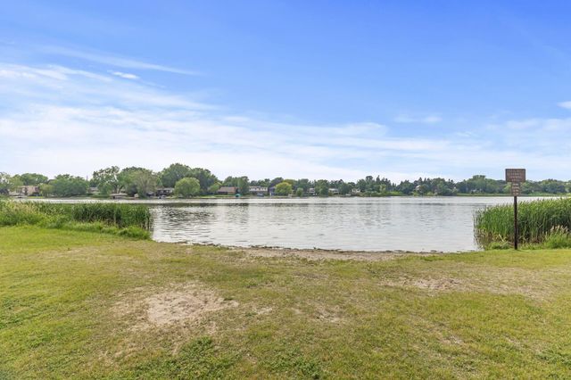 4207 Lakeside Avenue N 328, Brooklyn Center, MN 55429