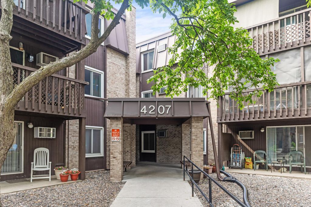 4207 Lakeside Avenue N 328, Brooklyn Center, MN 55429 — photo 4