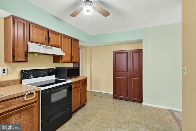 16 MARKEL RD, Malvern, PA 19355