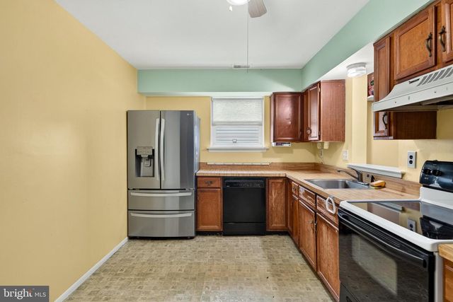 16 MARKEL RD, Malvern, PA 19355