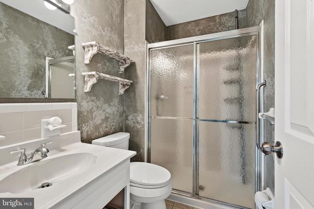 16 MARKEL RD, Malvern, PA 19355