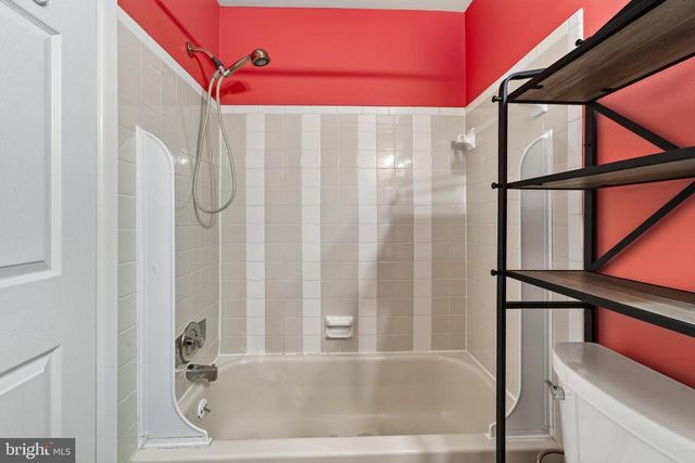 16 MARKEL RD, Malvern, PA 19355