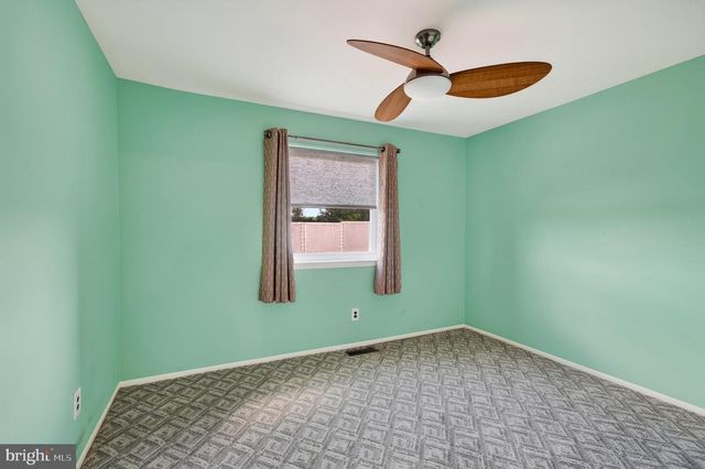 16 MARKEL RD, Malvern, PA 19355
