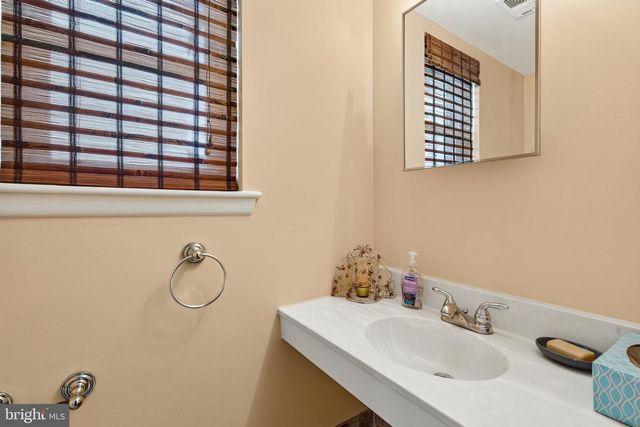 16 MARKEL RD, Malvern, PA 19355