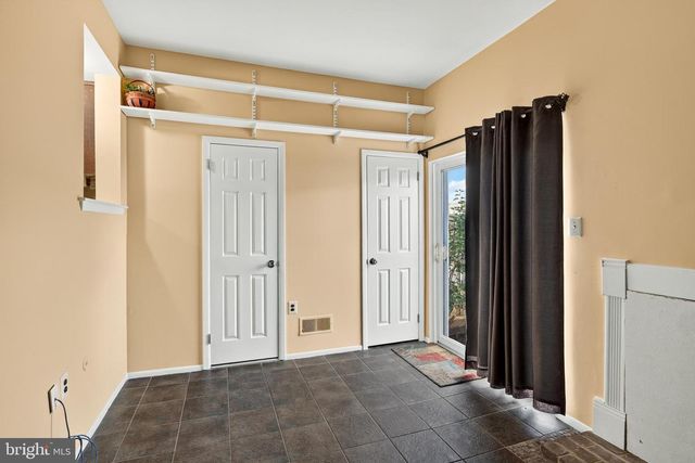 16 MARKEL RD, Malvern, PA 19355