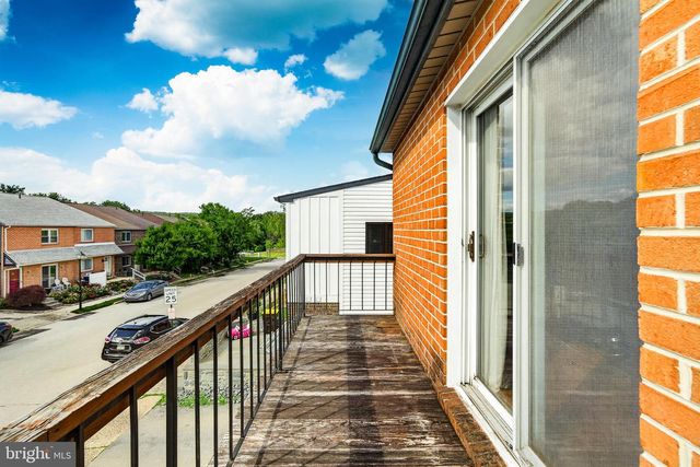 16 MARKEL RD, Malvern, PA 19355