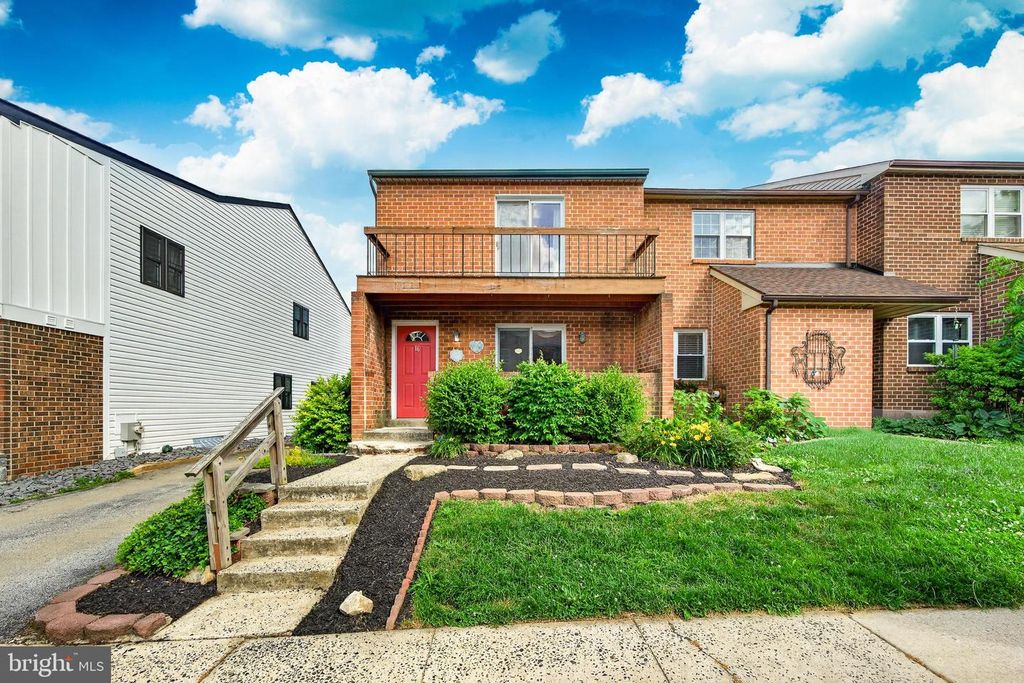 16 MARKEL RD, Malvern, PA 19355