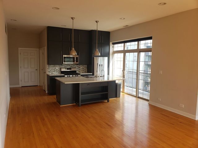 6423 W Touhy Avenue 4C, Chicago, IL 60646