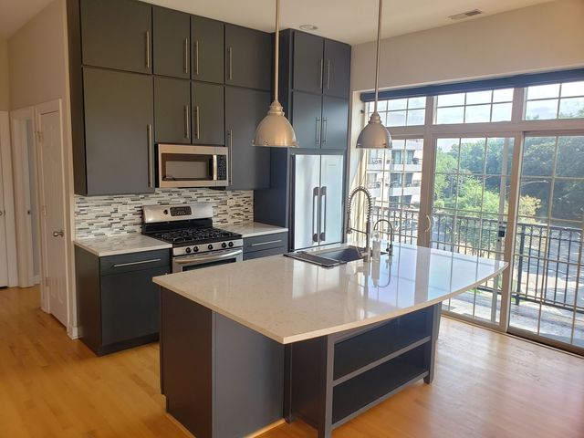 6423 W Touhy Avenue 4C, Chicago, IL 60646